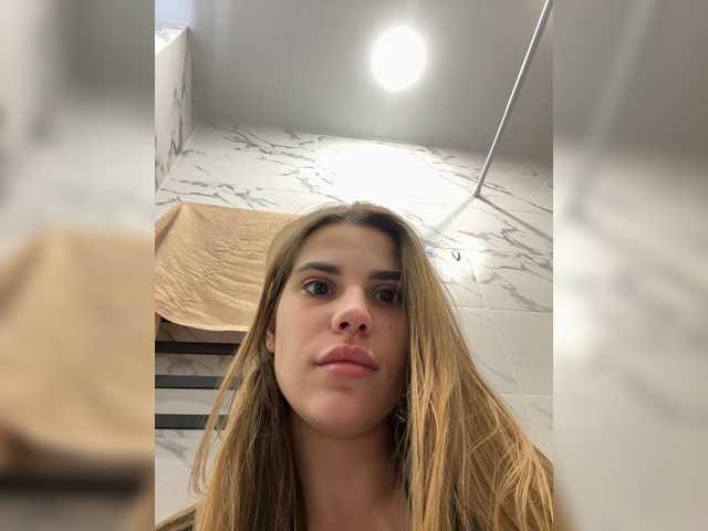 Kristinaasi live cam on BongaCams