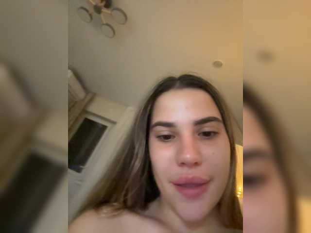 Kristinaasi teen (18+) live cam