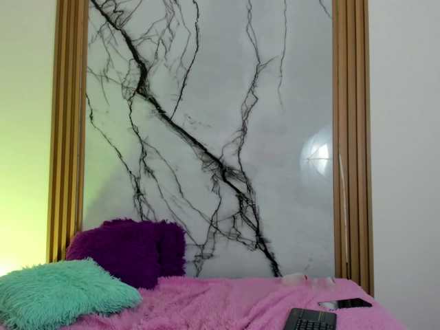 MikaRousseX live cam on BongaCams