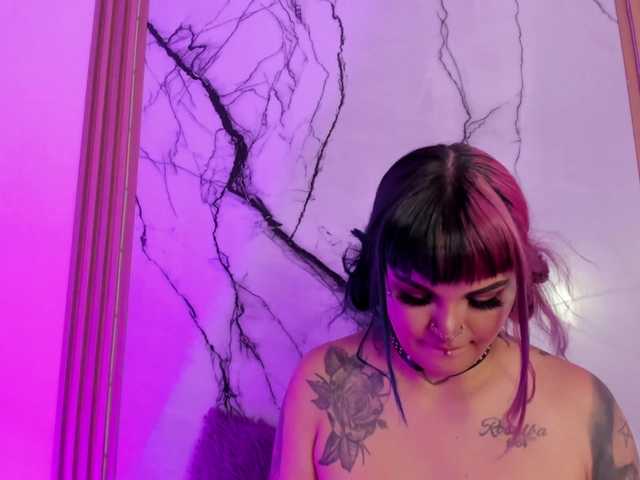 MikaRousseX live cam on BongaCams