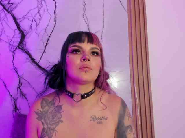 MikaRousseX webcam