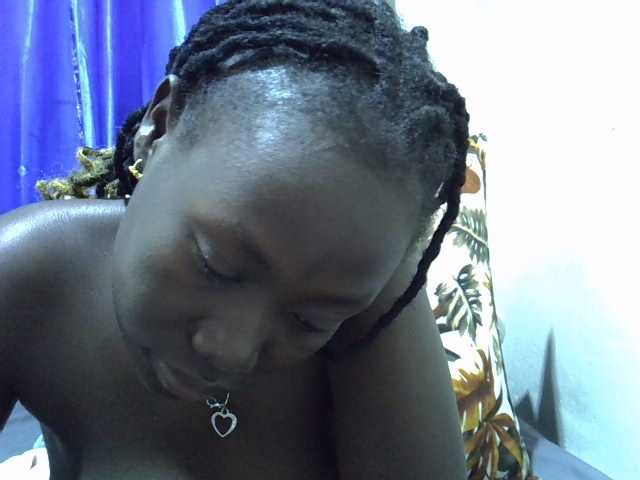 sweet-kemmie live cam on BongaCams