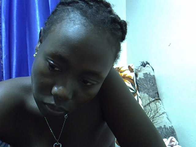 sweet-kemmie live cam on BongaCams