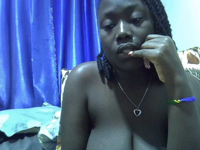 sweet-kemmie live cam on BongaCams