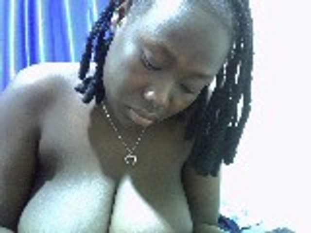 sweet-kemmie live cam on BongaCams