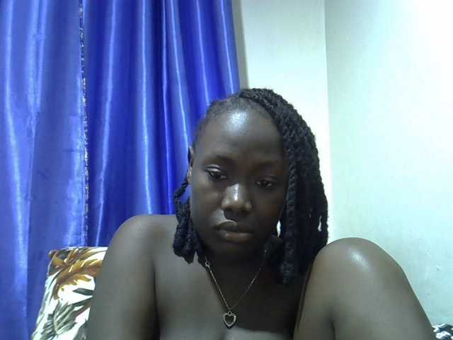 sweet-kemmie live cam on BongaCams