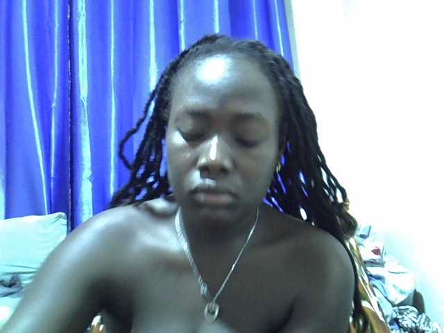 sweet-kemmie live cam on BongaCams