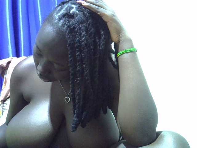 sweet-kemmie live cam on BongaCams