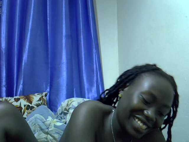 sweet-kemmie live cam on BongaCams