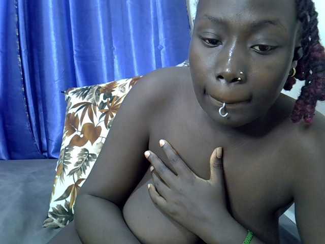 sweet-kemmie live cam on BongaCams