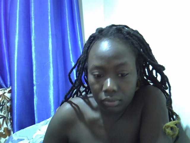 sweet-kemmie live cam on BongaCams