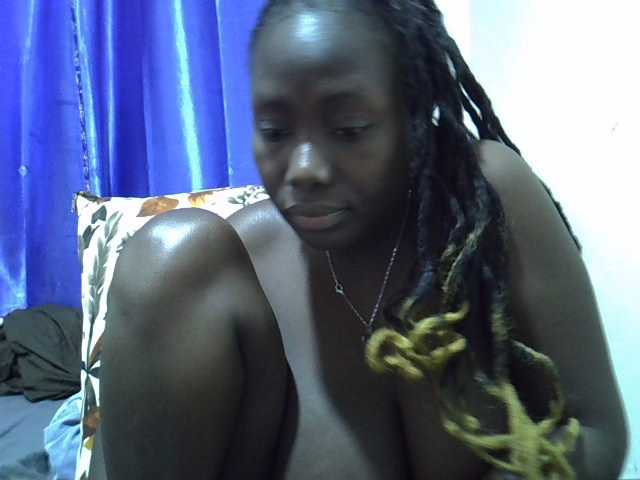 sweet-kemmie live cam on BongaCams
