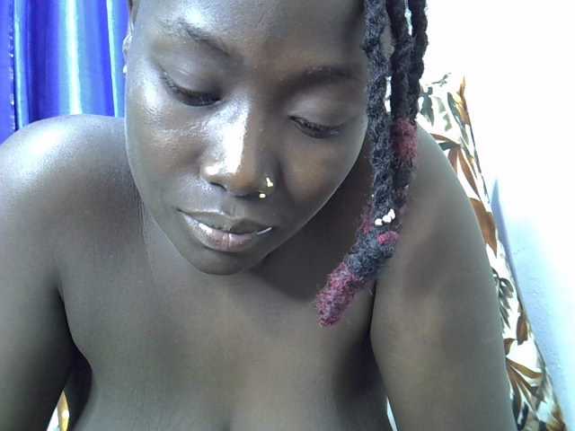 sweet-kemmie live cam on BongaCams