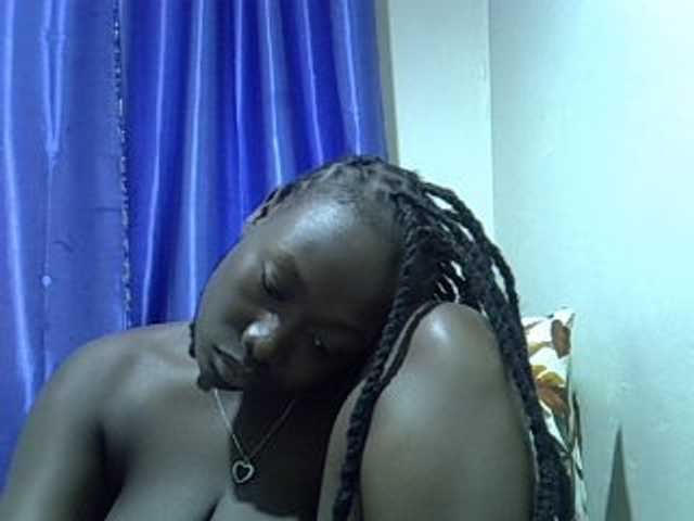sweet-kemmie live cam preview