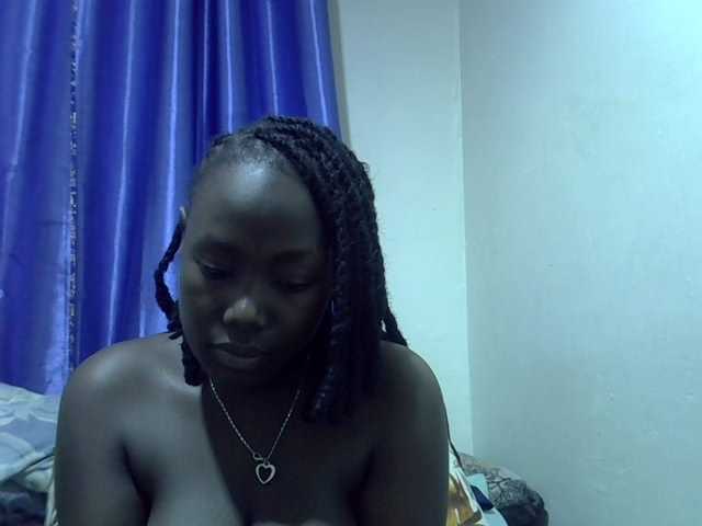 sweet-kemmie live cam preview
