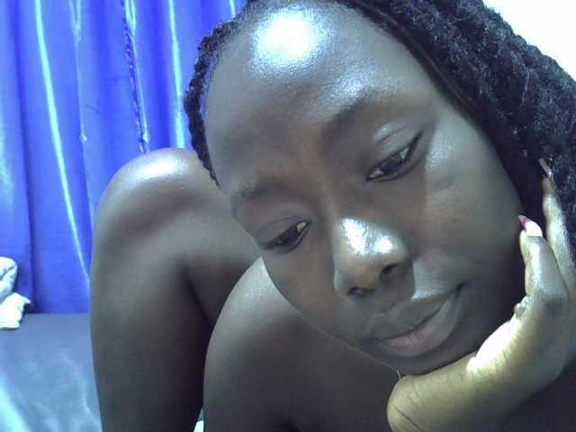 sweet-kemmie live cam on BongaCams