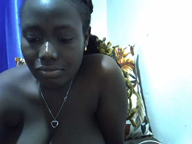 sweet-kemmie live cam on BongaCams