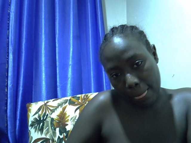 sweet-kemmie live cam on BongaCams