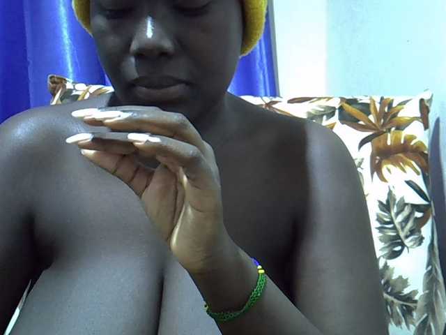 sweet-kemmie live cam on BongaCams