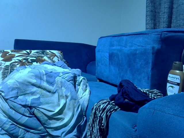 sweet-kemmie live cam on BongaCams