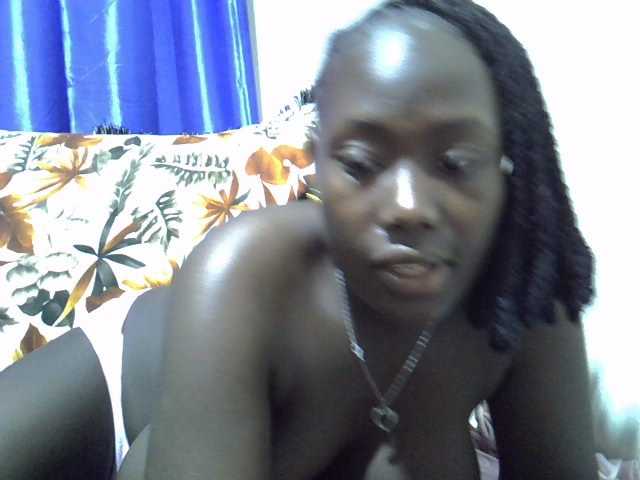 sweet-kemmie live cam on BongaCams