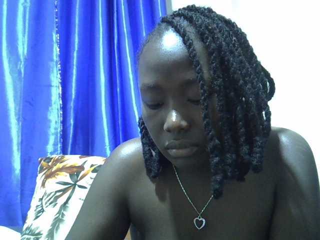 sweet-kemmie live cam preview