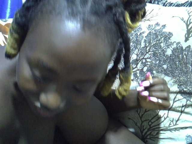 sweet-kemmie live cam on BongaCams
