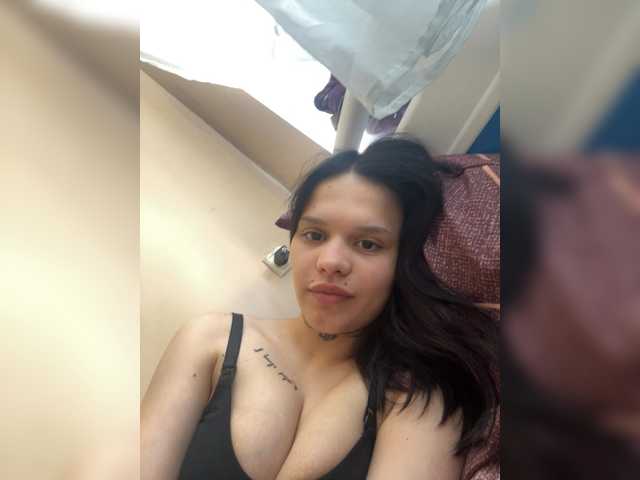 Sasa-23 live cam on BongaCams