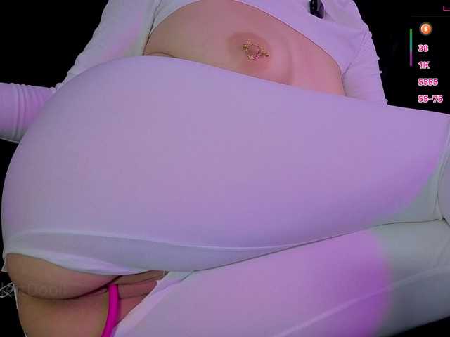 ScarlettDoll live cam on BongaCams