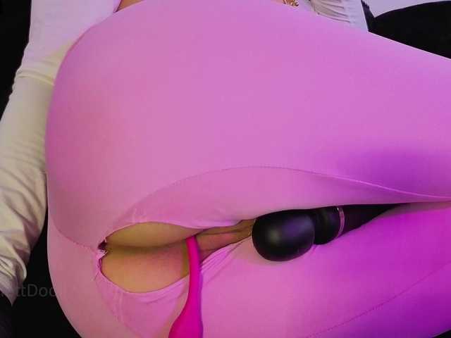 ScarlettDoll live cam on BongaCams
