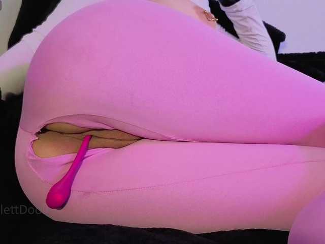 ScarlettDoll live cam on BongaCams