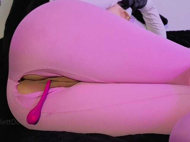 ScarlettDoll live cam on BongaCams