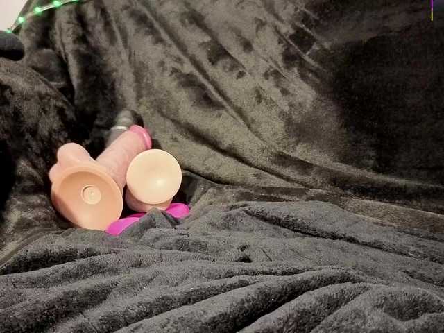 ScarlettDoll live cam on BongaCams