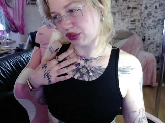 Lola Hot (LolaHot)