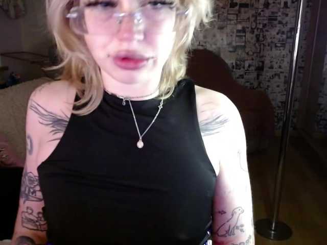LolaHot live cam on BongaCams