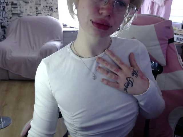 LolaHot live cam on BongaCams