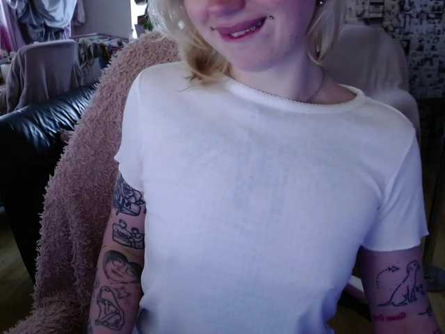 LolaHot live cam on BongaCams