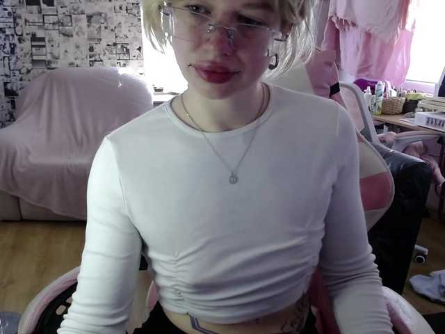 LolaHot live cam on BongaCams