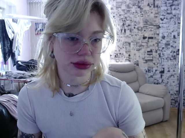 LolaHot live cam on BongaCams