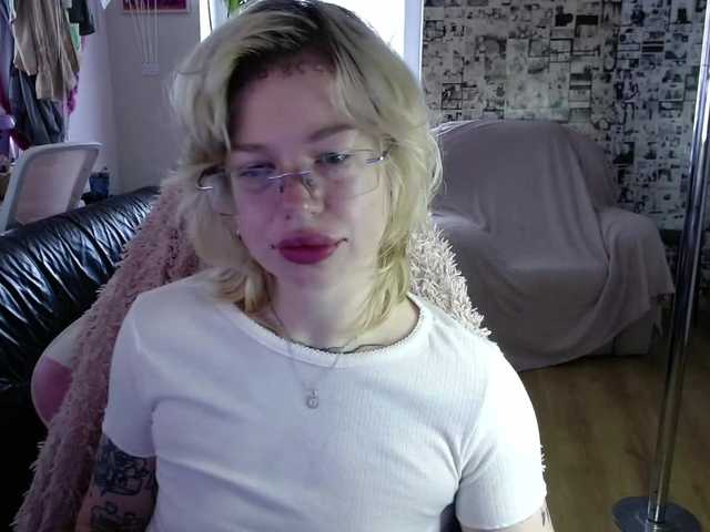 LolaHot live cam on BongaCams
