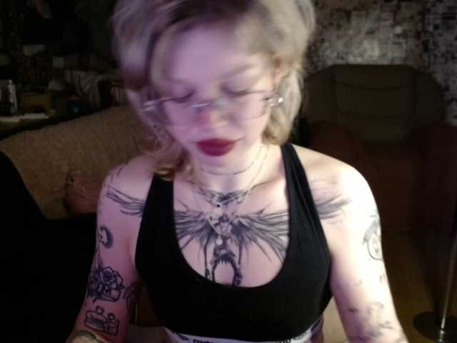 LolaHot live cam on BongaCams