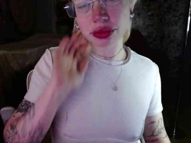 LolaHot webcam