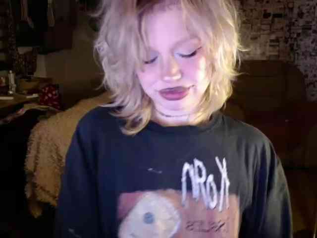 LolaHot webcam