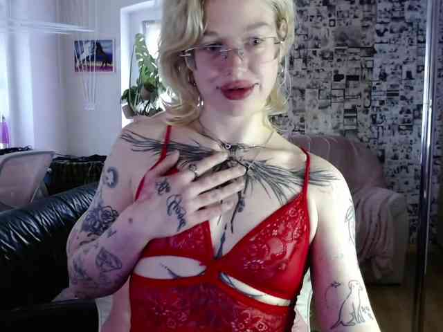 LolaHot webcam