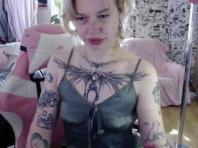 LolaHot webcam
