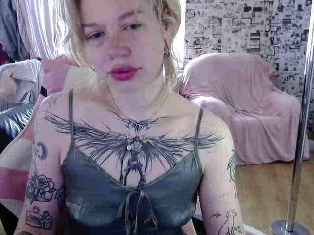 LolaHot webcam