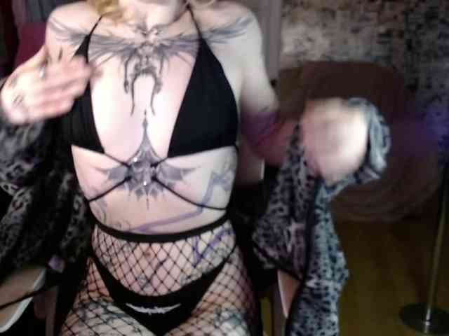 LolaHot webcam