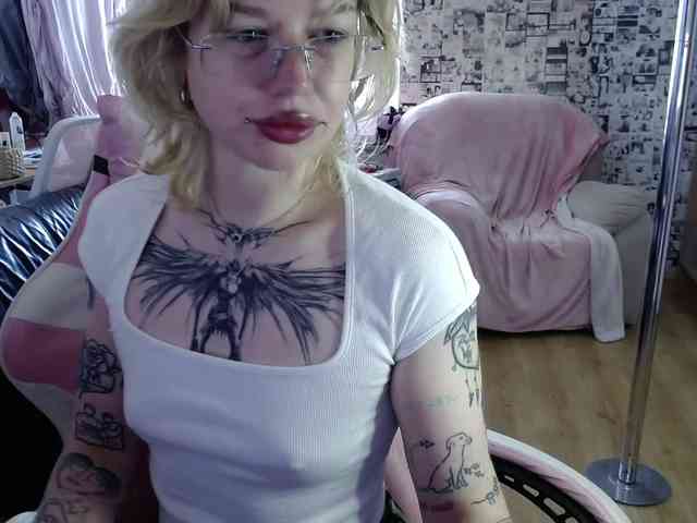 LolaHot webcam