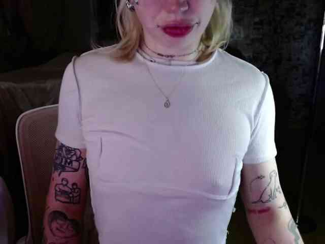 LolaHot webcam