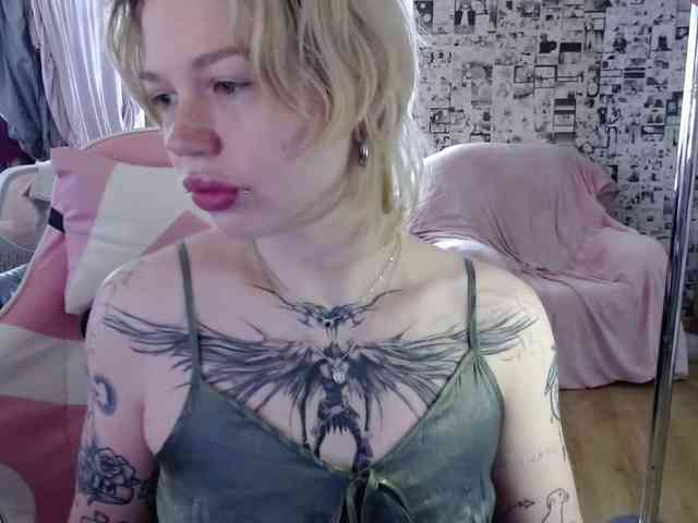 LolaHot webcam